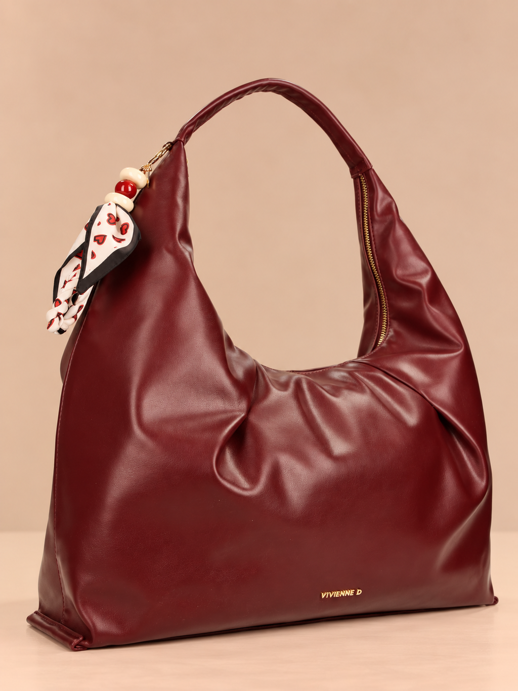 Shopper Carrie Bloom Vivienne D