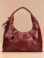 Shopper Carrie Bloom Vivienne D