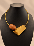 Collana geometrica rigida