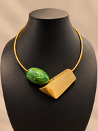 Collana geometrica rigida