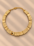 Collana girocollo rigida